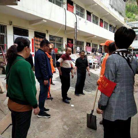 【宝塔山街道东风社区】以“河长制”为抓手 积极推进环境卫生整治