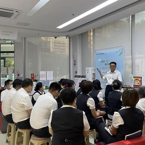 丰台支行党委委员、副行长陈旭佳到程庄路网点开展客户投诉处理及网点服务专项指导