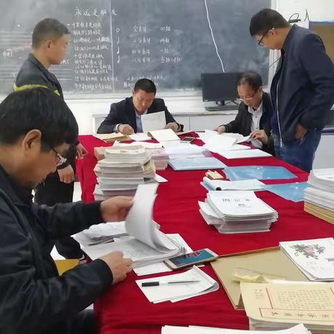 纸坊镇张楼小学迎接中心校常规检查