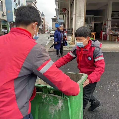 创建文明城市，共筑和谐未来——湖坊镇中心小学
