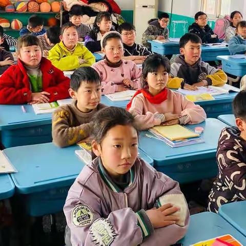 书香润心灵 阅读促成长——小谢庄小学三一班读书活动掠影