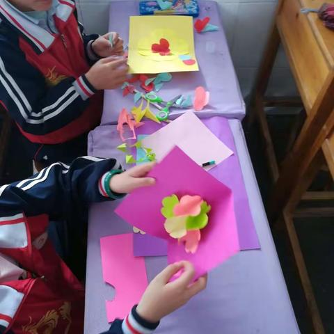 母亲节，动手制作贺卡送给妈妈。。。