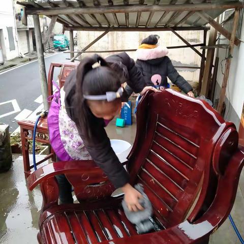 ‘’喜迎幸福年，浓浓年味情‘’青溪小学五(二)班王烨