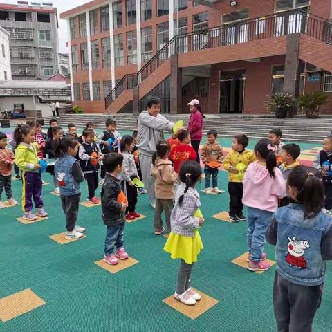 记录美好，分享快乐——实验小学附属幼儿园中（二）班