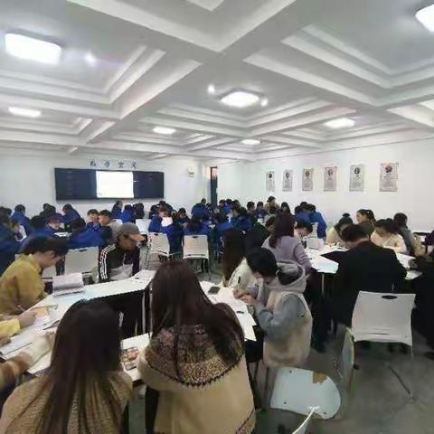 【多彩镇中】                                     “美丽班级”建设亮相精彩课堂