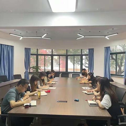 【美丽班级】不忘初心，做一名充满智慧和爱的班主任