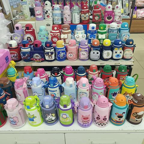 开学季！阳信信誉楼加盟店五楼孕婴柜组杯具熊保温杯大放价