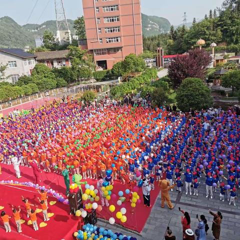 福娃娃幼儿园大五班第十五周精彩回顾