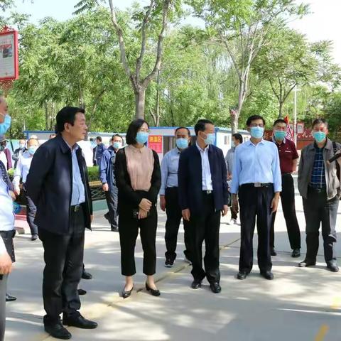 市人大常委会视察评议吴忠中学初中部未成年人思想道德建设工作