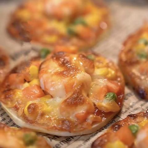 土豆小披萨——汉中市幼儿园小七班生活体验馆活动