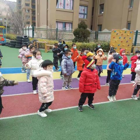 新河湾幼儿园🏡彩虹班三月份精彩瞬间！