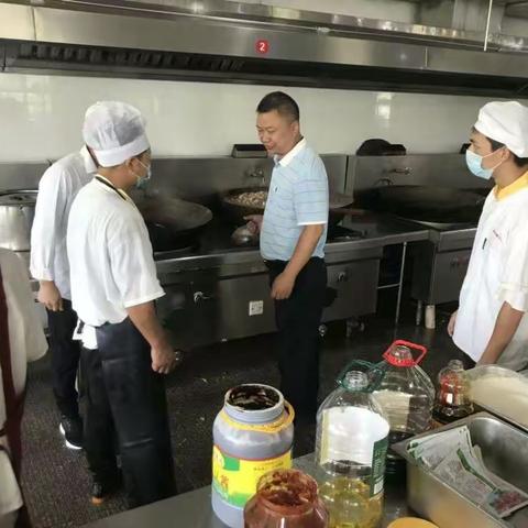 固安全地基    矗质量大厦    -------赤城中学召开迎国庆、中秋安全工作部署会