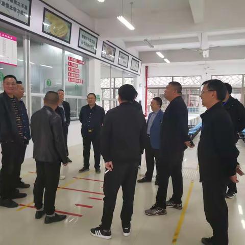 建品质食堂    树良好校风    办满意教育