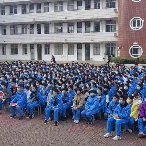 埋头赶路赤子心   抬头看路追梦人——赤城中学“追梦赤子心”2023届中考励志演讲会