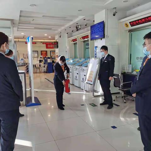 奉先支行组织开展“119消防宣传日”消防演练活动