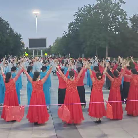 2023.6.28交通舞蹈队 广场健身队在市人民广场的纳凉联宜晚会