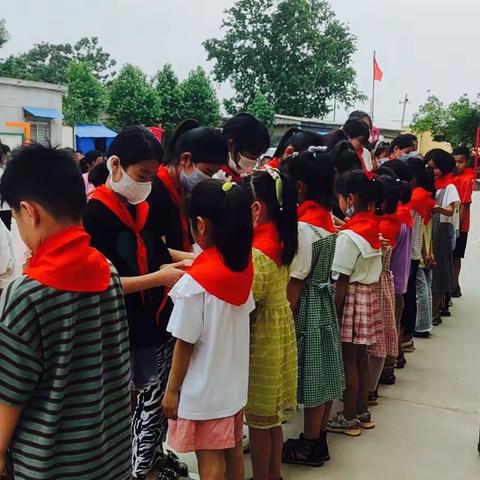 喜迎二十大·争做好队员——田庄乡邵丰店小学新队员入队仪式