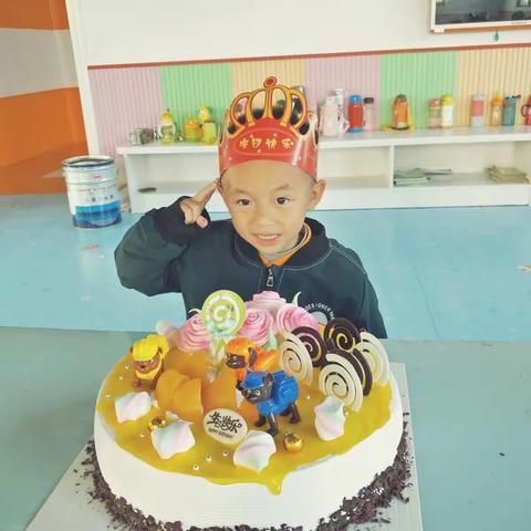 祝吴超群小朋友生日快乐健康成长越来越聪明越来越帅。