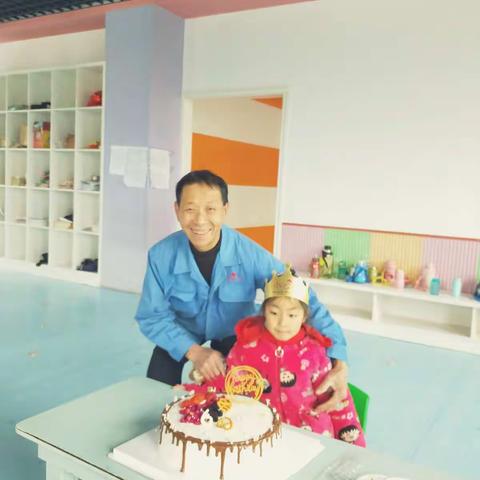 祝蒋馨怡小美女生日快乐健康快乐成长，越来越聪明越来越漂亮。