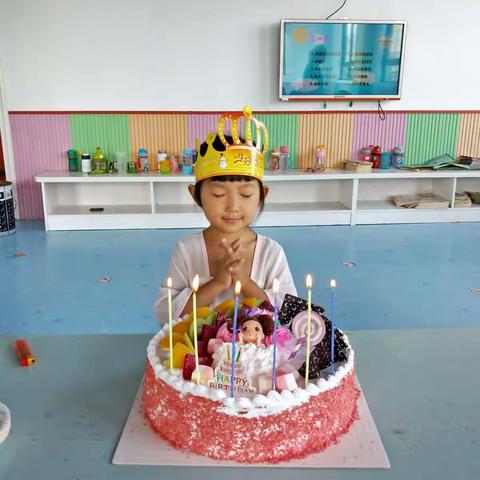 恭祝邵惜梦小美女生日快乐健康快乐幸福成长。