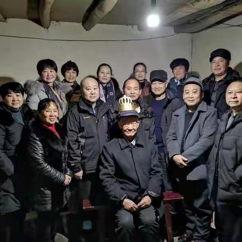 父亲八十四岁生日留影！