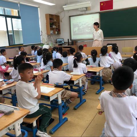 【苑一体验式德育】班会主题“老一辈革命家优秀事迹”———一年级(4)班