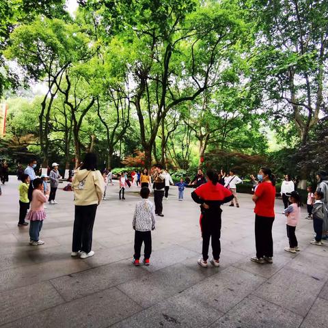 521夏日带你走过山间