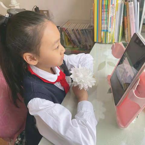 【经十 少先队】向英雄致敬——徐州市经十路小学开展“清明祭英烈”线上纪念活动