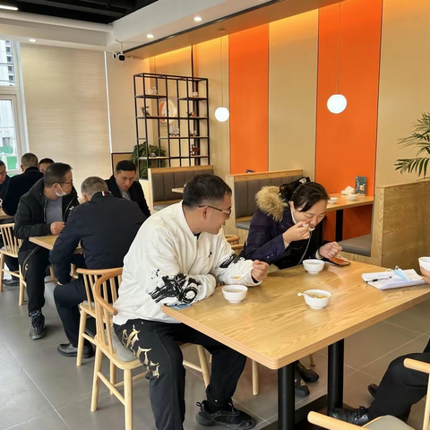 家门口的暖心“食”光-------鹿城区第十家邻里食堂开业运营