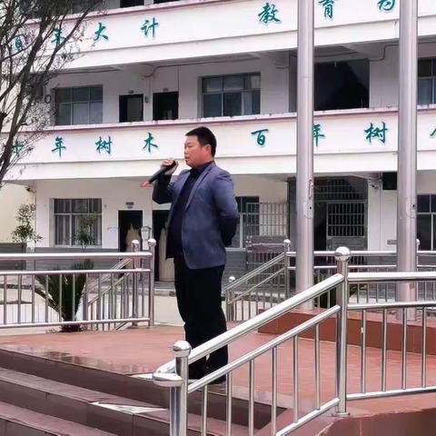 石阡县本庄镇小学组织学生赴石阡甘溪(炬峰)红色文化基地开展“赓续红色血脉，树立国防意识”主题研学教育活动