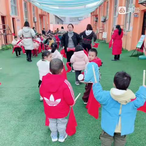 荆州区城南星星幼儿园小一班第十四周特色课程《下雨啦》