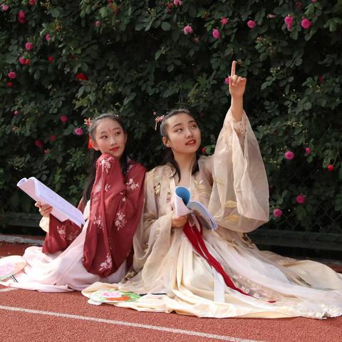 天王学校《花季诗节》“多彩花季 诗香校园”———五年级主题教育活动