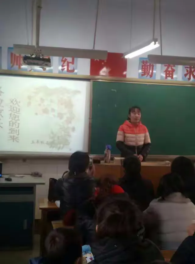 简篇-两个教育者——学校和家庭!新汶街道孙村中心小学家长会。