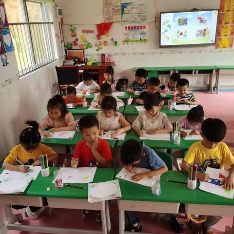 金石镇中心幼儿园大一班六月成长记