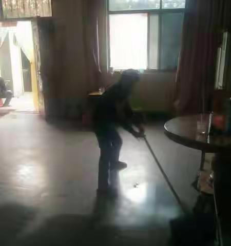 台头乡中心学校六四班“创建整洁环境，你我同心协力”