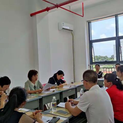 实效指导 助推成长——记海师大教师教育学院赴城南中学巡查指导顶岗支教工作