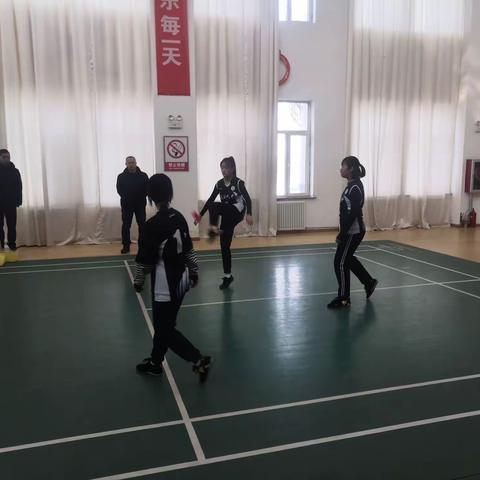 喜报|乌海市第九中学荣获乌海市第十一届中小学生毽球锦标赛初中女子组冠军