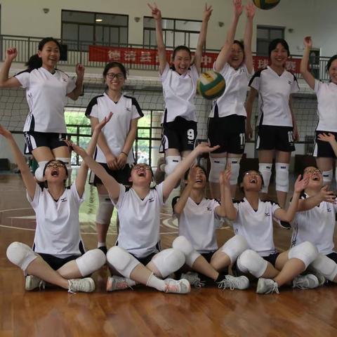 德清四中学生女排---喜获2019年首届初中女排比赛冠军🏆！