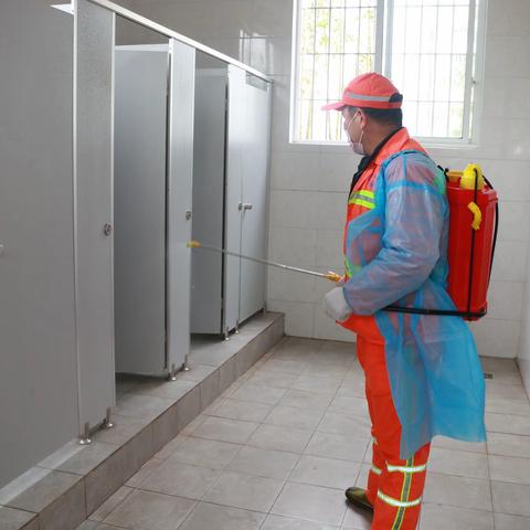 疫情防控，玉峰山市政环卫所在行动