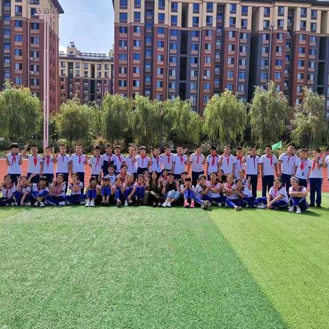 滦平县第五小学：五年一班  成长在路上