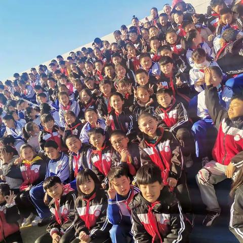 滦平县第五小学：五年一班  收获沿途风景