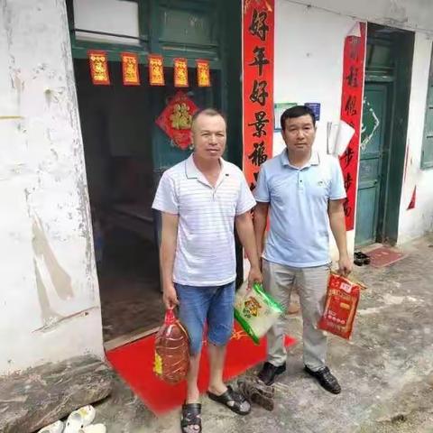 什哈村帮扶联系人入户慰问脱贫不稳定户及边缘户和低保户活动简报