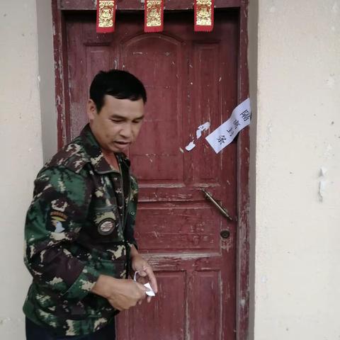 什哈村自愿者上门为居家隔离人员做核酸检测服务简报