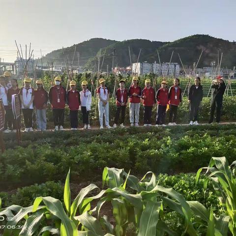 走进劳动基地 助力学生成长