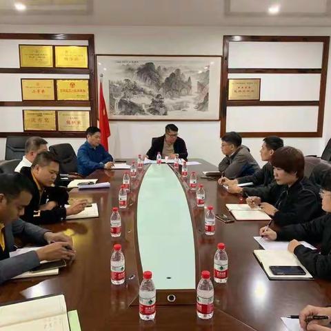 抱坡村委会再次召开60岁以上人群疫苗接种部署会议