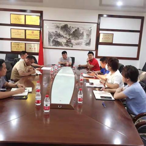 抱坡村委会传达吉阳区政府防控         疫情第十五次会议