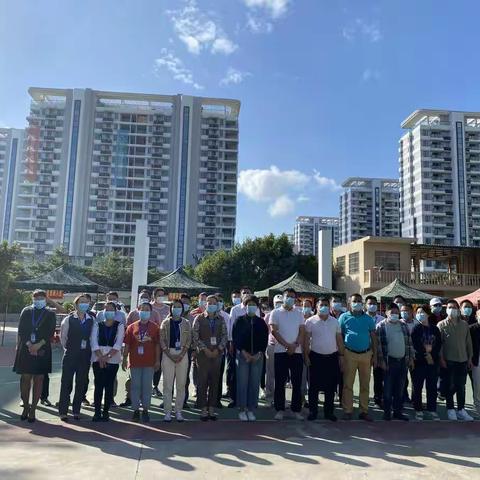 “以练代战，筑牢防线”抱坡村委会组织开展全员核酸采样应急演练