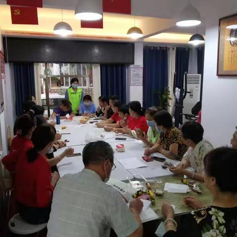 “发挥党员先锋，助力社区治理”上芬社区老党员系列服务项目——“手植绿意，创意涂鸦”多肉盆栽活动。