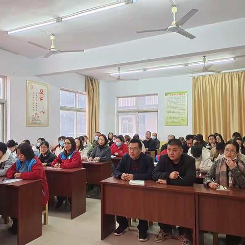 修师德，塑师风——香山街小学全体教师进行师德师风知识考试