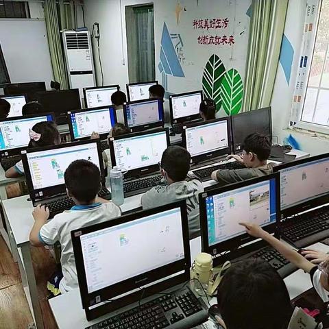长垣市南关中心小学编程学生社团